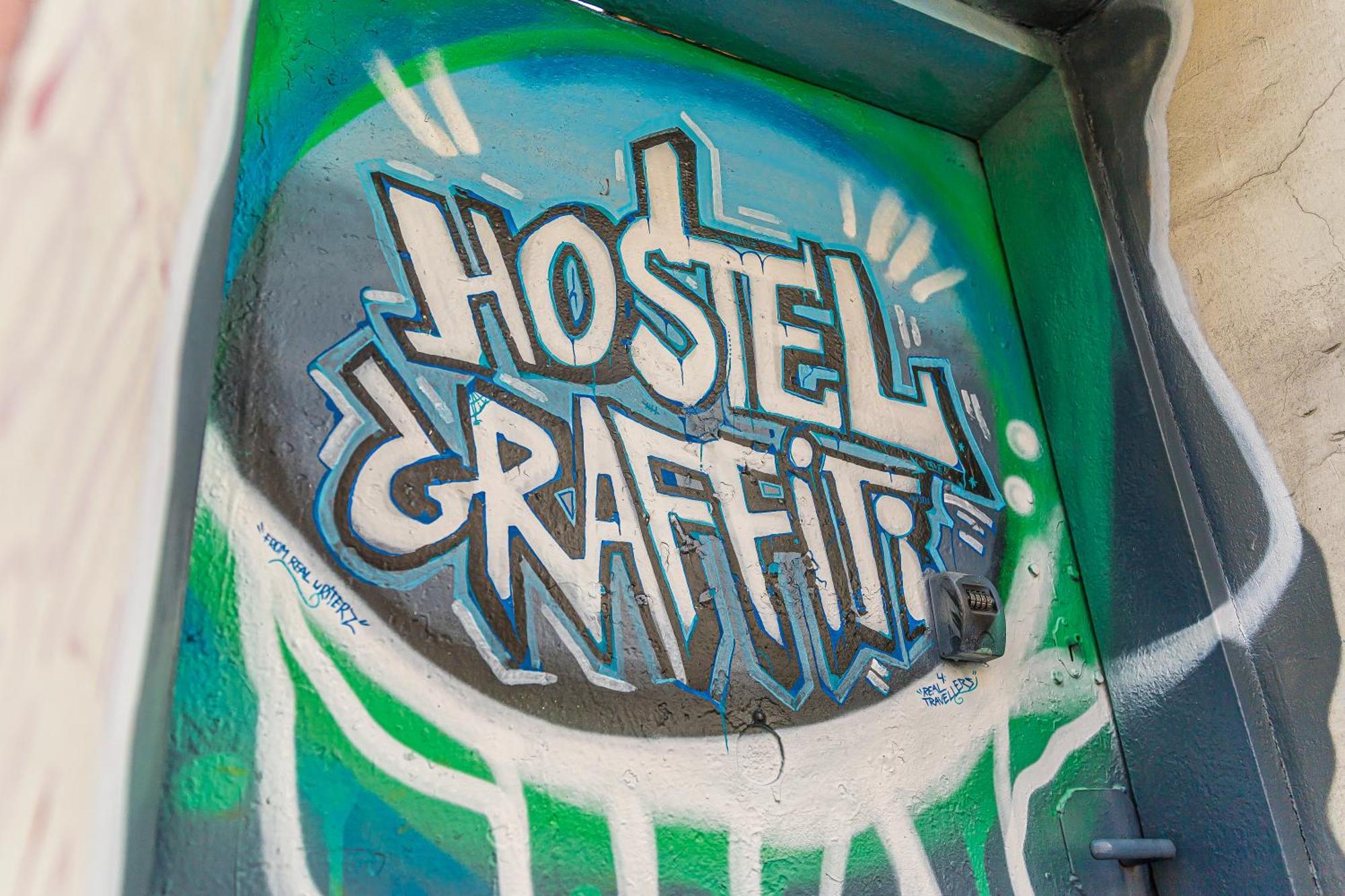 Hostel Graffiti Cracóvia Exterior foto